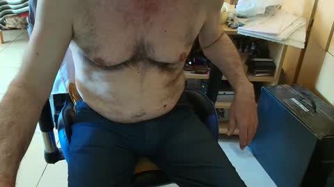 Snapshot of angelgarcia269 chatting on 11-25-25, 11:54 angelgarcia269 online show from 11-25-25, 11:54