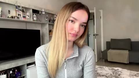 Angelia online show from 03-11-26, 10:10