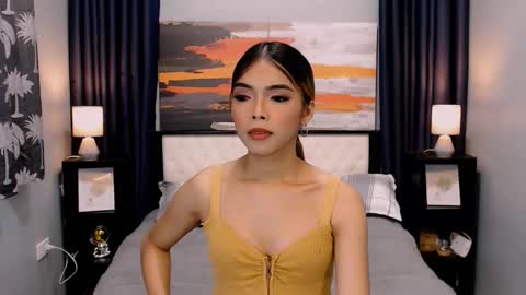 MISS PAU online show from 11-20-25, 06:35