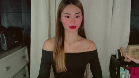 Snapshot of angelic_sex chatting on 06-17-26, 12:40 Angelica online show from 06-17-26, 12:40