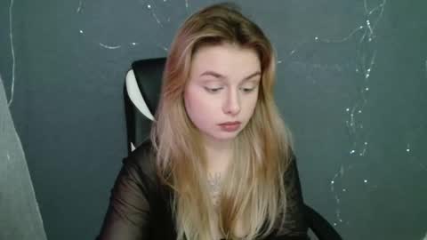 angelicablanch online show from 11-21-25, 10:08