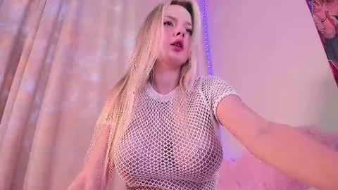 Snapshot of angelicaheaven chatting on 03-01-25, 09:37 Angelica online show from 03-01-25, 09:37