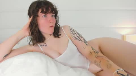 Snapshot of angelicmoon chatting on 07-04-26, 02:29 Angelic online show from 07-04-26, 02:29