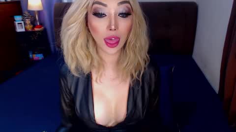 MS. AMALIA online show from 01-09-26, 05:32