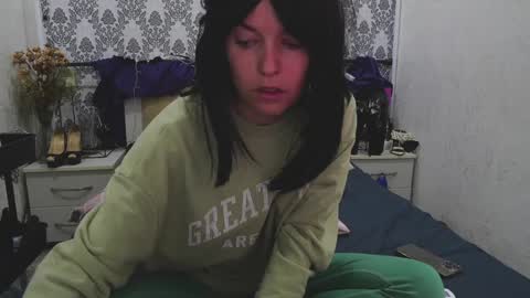 Angelika Rouge online show from 10-23-25, 09:19