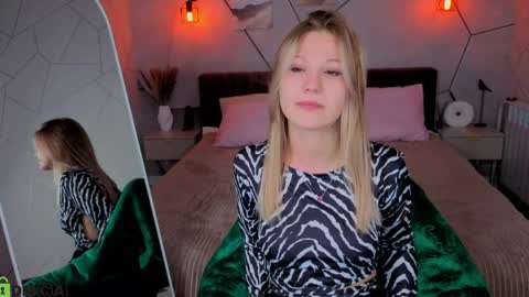 Angelina online show from 04-06-26, 01:14