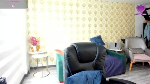 Snapshot of angelina_class_7 chatting on 04-23-26, 01:02 angelina_class_7 online show from 04-23-26, 01:02