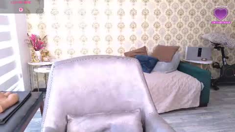 Snapshot of angelina_class_7 chatting on 07-09-26, 01:37 angelina_class_7 online show from 07-09-26, 01:37