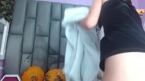 Snapshot of angelina_ny chatting on 10-16-25, 02:18 ANGELINA online show from 10-16-25, 02:18