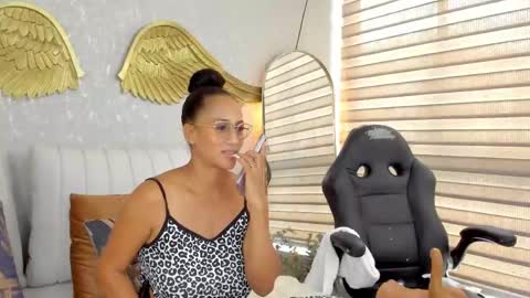 Snapshot of angelina_ruspoli chatting on 05-31-26, 07:04 Angelina online show from 05-31-26, 07:04