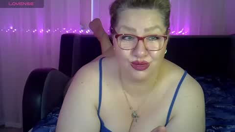 Snapshot of angelinaglam chatting on 07-13-26, 04:32 AngelinaGlam online show from 07-13-26, 04:32