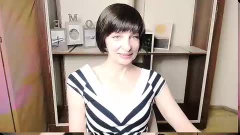 Snapshot of angelinalov_ chatting on 06-11-26, 08:01 Angelina online show from 06-11-26, 08:01