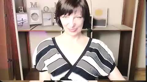 Snapshot of angelinalov_ chatting on 06-21-26, 10:40 Angelina online show from 06-21-26, 10:40