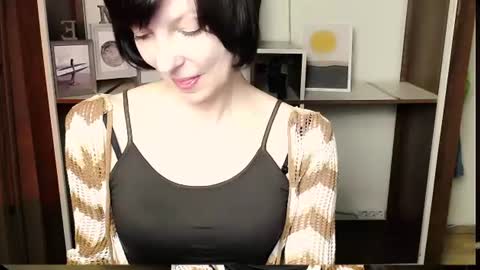 Snapshot of angelinalov_ chatting on 07-09-26, 08:07 Angelina online show from 07-09-26, 08:07