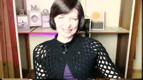 Snapshot of angelinalov_ chatting on 07-11-26, 07:55 Angelina online show from 07-11-26, 07:55