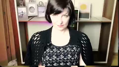 Snapshot of angelinalov_ chatting on 07-12-26, 06:37 Angelina online show from 07-12-26, 06:37