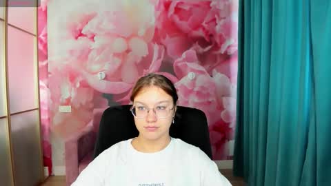 AngelinaLow online show from 09-29-25, 11:26