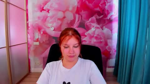 AngelinaLow online show from 06-01-26, 11:34