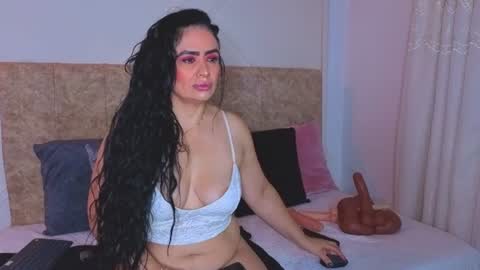 Snapshot of angelinarouse_ chatting on 06-23-26, 03:37 angelinarouse_ online show from 06-23-26, 03:37