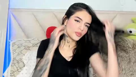 Snapshot of angeline__smith chatting on 02-11-25, 06:40 Angeline Smith online show from 02-11-25, 06:40