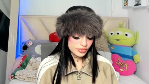 Snapshot of angeline__smith chatting on 03-06-25, 06:41 Angeline Smith online show from 03-06-25, 06:41