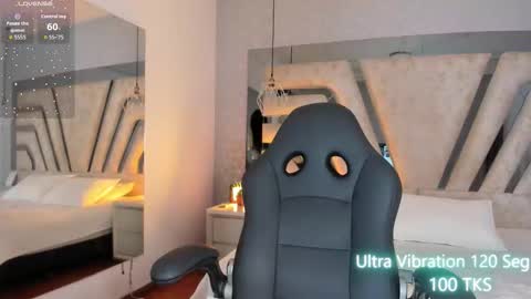 Snapshot of angelineheet chatting on 11-13-25, 04:00 Angeline Heet online show from 11-13-25, 04:00