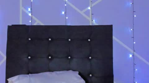 Snapshot of angelique_murphy chatting on 12-04-24, 01:47 Angelique Murphy online show from 12-04-24, 01:47