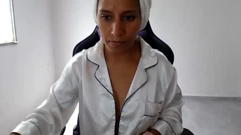 angela online show from 05-24-26, 02:22