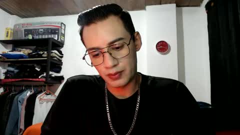 angelitoguerra2024 online show from 03-18-26, 01:42