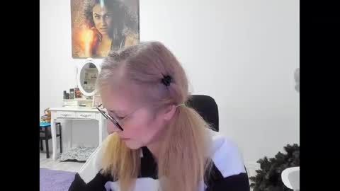 Snapshot of angelkaty69 chatting on 01-22-25, 09:43 AngelKaty69 online show from 01-22-25, 09:43