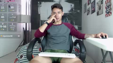 Snapshot of angell01_ chatting on 11-17-25, 07:30 Angel online show from 11-17-25, 07:30