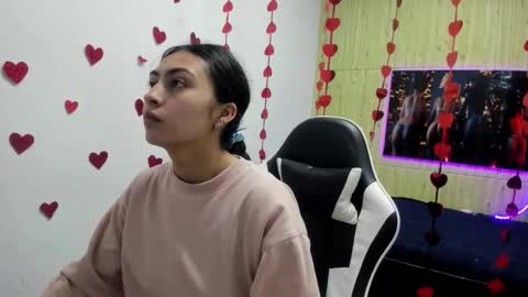 Snapshot of angell_cooper8 chatting on 02-16-26, 12:45 Angell cooper8 online show from 02-16-26, 12:45