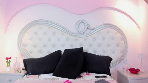 Snapshot of angell_fire chatting on 05-15-26, 11:28 Angell online show from 05-15-26, 11:28