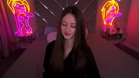 Snapshot of angellblush chatting on 10-03-25, 01:30 AngelBlush online show from 10-03-25, 01:30