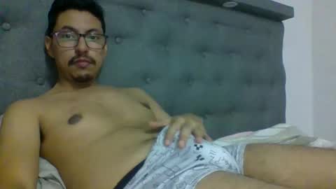 Snapshot of angelmont30 chatting on 12-17-25, 02:17 Angel online show from 12-17-25, 02:17