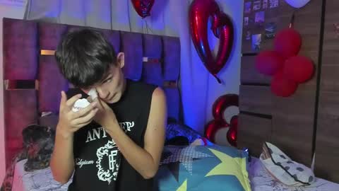 Snapshot of angelocute_ chatting on 02-20-25, 06:17 Angelo I work from home this is my room online show from 02-20-25, 06:17