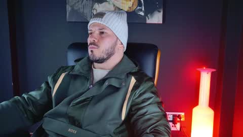 Snapshot of angeloeric chatting on 12-02-24, 11:45 BlackWolf online show from 12-02-24, 11:45