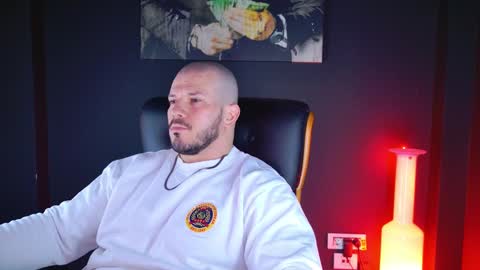 Snapshot of angeloeric chatting on 12-04-24, 05:16 BlackWolf online show from 12-04-24, 05:16