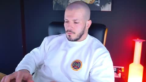 Snapshot of angeloeric chatting on 12-04-24, 11:30 BlackWolf online show from 12-04-24, 11:30