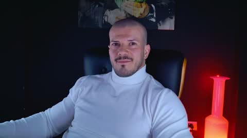 Snapshot of angeloeric chatting on 12-09-24, 06:25 BlackWolf online show from 12-09-24, 06:25