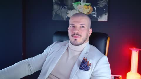 Snapshot of angeloeric chatting on 12-11-24, 01:28 BlackWolf online show from 12-11-24, 01:28