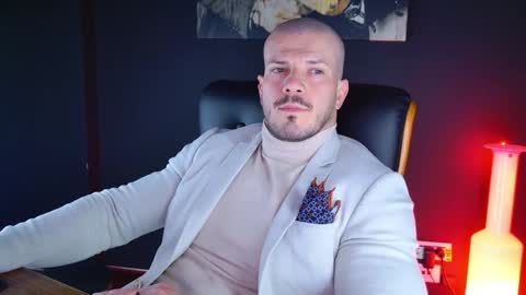 Snapshot of angeloeric chatting on 12-11-24, 04:31 BlackWolf online show from 12-11-24, 04:31