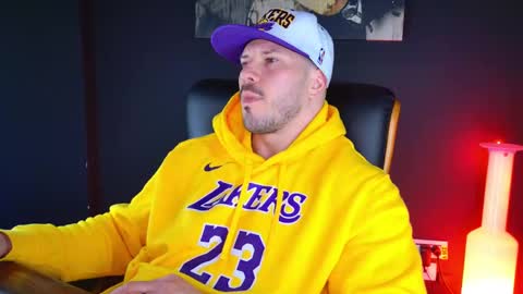 Snapshot of angeloeric chatting on 12-12-24, 01:28 BlackWolf online show from 12-12-24, 01:28