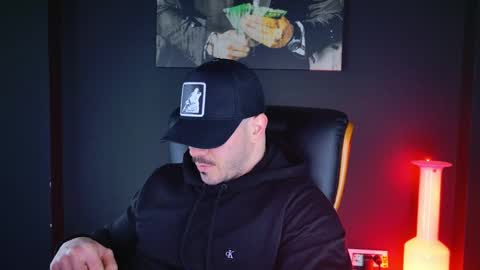 Snapshot of angeloeric chatting on 12-16-24, 01:43 BlackWolf online show from 12-16-24, 01:43