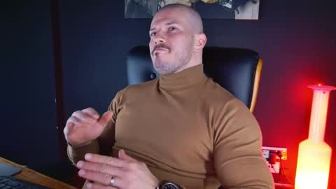 Snapshot of angeloeric chatting on 12-17-24, 08:32 BlackWolf online show from 12-17-24, 08:32