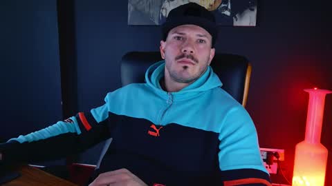 Snapshot of angeloeric chatting on 12-23-24, 09:27 BlackWolf online show from 12-23-24, 09:27