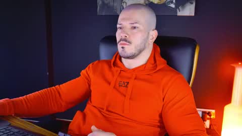 Snapshot of angeloeric chatting on 01-18-25, 05:31 BlackWolf online show from 01-18-25, 05:31