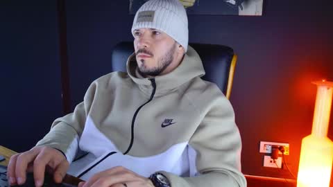 Snapshot of angeloeric chatting on 01-29-25, 04:58 BlackWolf online show from 01-29-25, 04:58