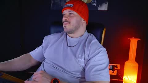 Snapshot of angeloeric chatting on 02-09-25, 06:47 BlackWolf online show from 02-09-25, 06:47