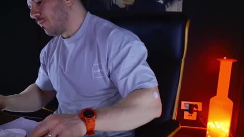 Snapshot of angeloeric chatting on 02-09-25, 09:49 BlackWolf online show from 02-09-25, 09:49